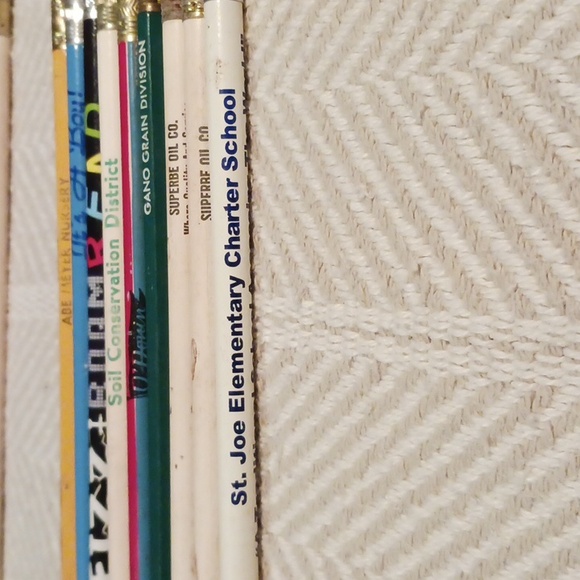 Colorful Assorted Pencils Set - Picture 3 of 4